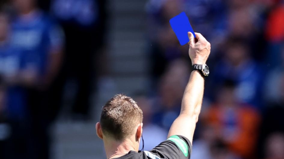 Caz incredibil în sport. Un fotbalist din Franța suspendat 30 de ani pentru agresarea unui arbitru