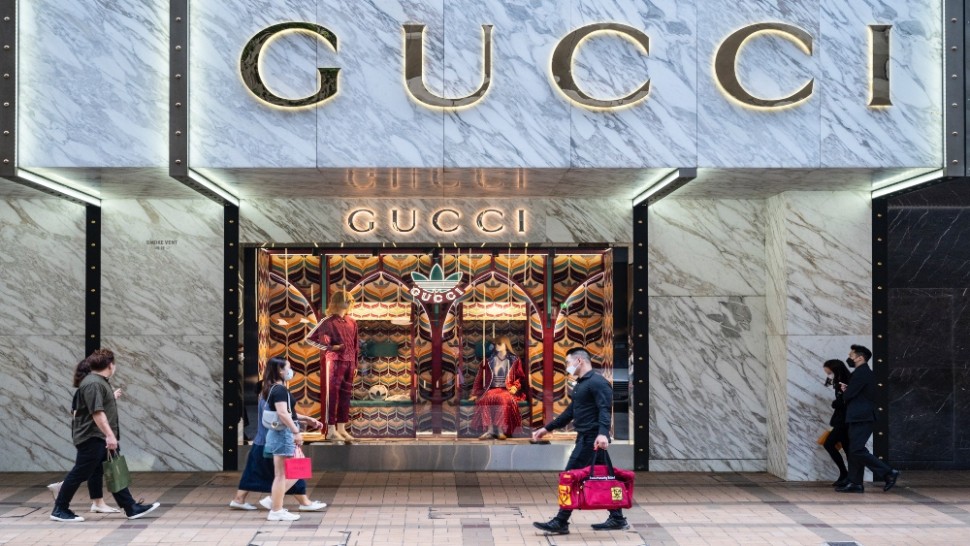 Gucci și-a prezentat ultima colecție pe podimul de la Milano. Profiturile casei de modă au scăzut serios