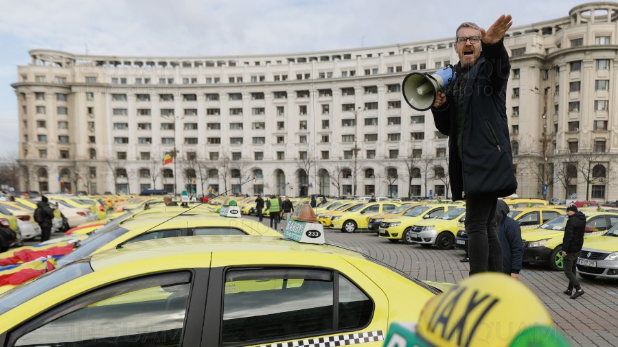 Un nou protest paralizează traficul din Capitală. Peste 600 de taximetriști își strigă nemulțumirea în fața ParlamentuluiUPDATE