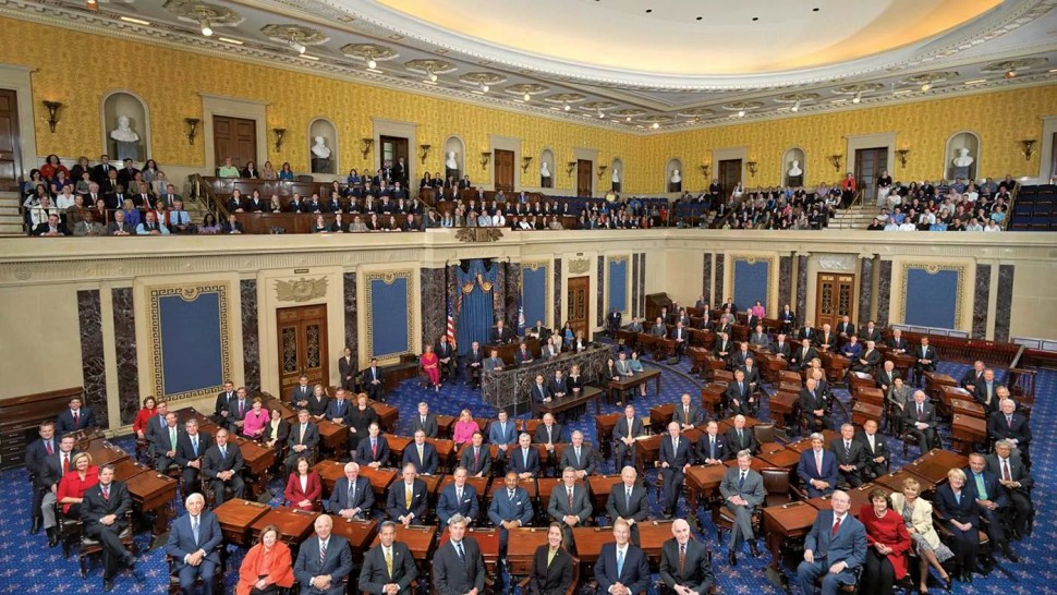 Senatul SUA a adoptat proiectul de lege pentru a pune capăt blocajului guvernamental și îl trimite Camerei Reprezentanților. Câțiva democrați l-au votat