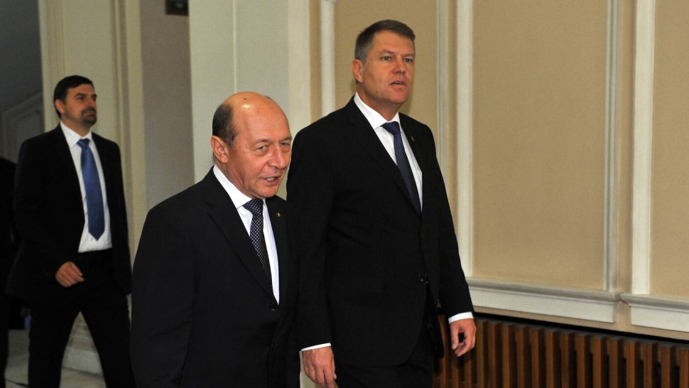Traian Băsescu îi dă o veste proastă lui Klaus Iohannis S-a trezit prea târziu