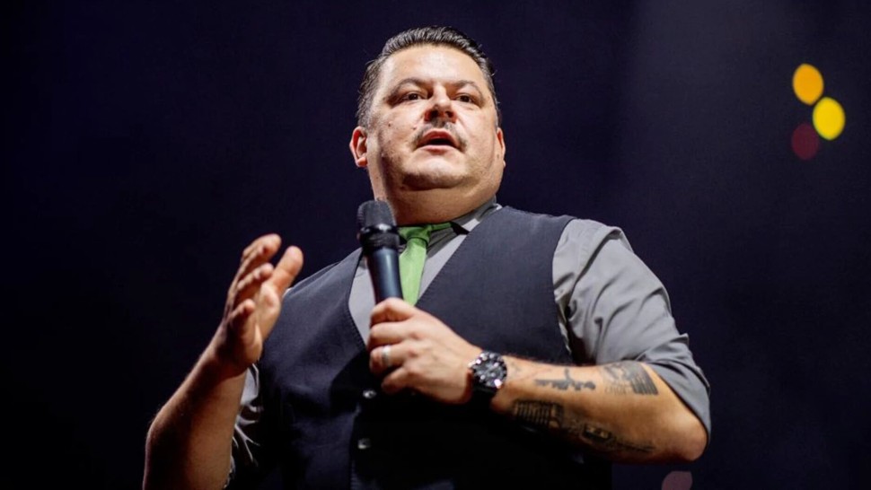 Mihai Bobonete în doliu. Comediantul și-a pierdut prietenul din copilărie