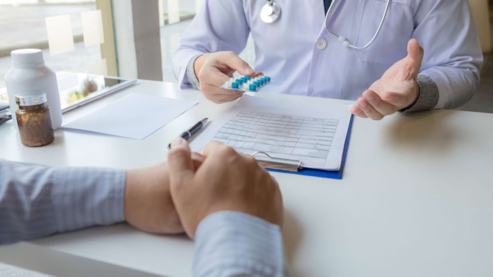 Servicii medicale pentru toți românii neasigurați la CNAS. Drepturi individuale pentru femeile însărcinate