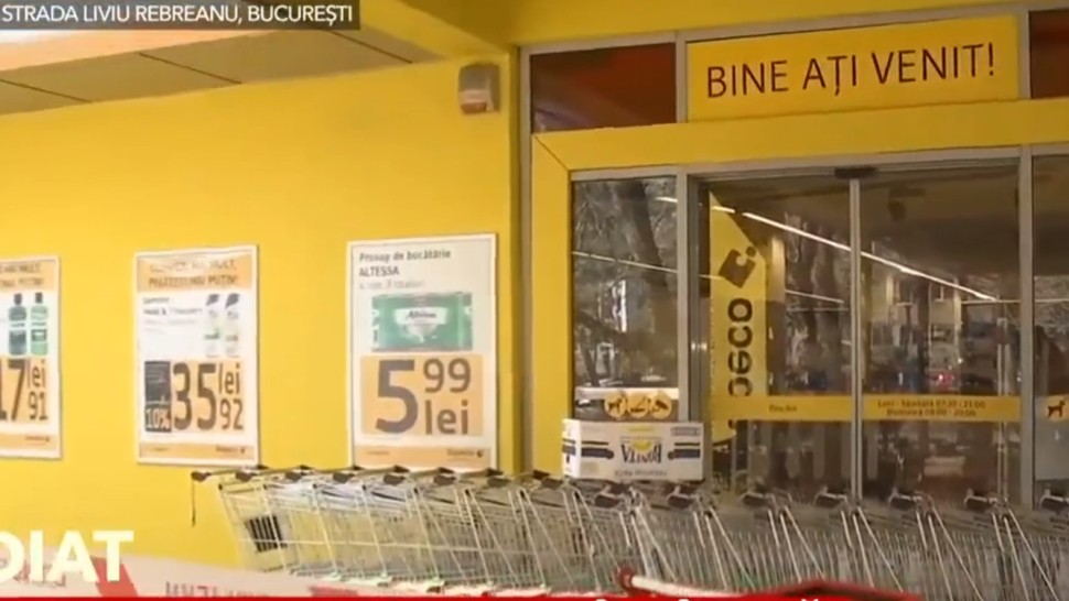 Tavan prăbușit într-un supermarket din Capitală. O femeie a fost rănită. Anunțul Poliției și al Pompierilor | UPDATE