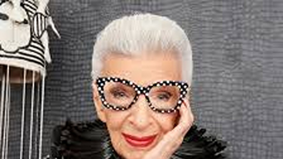 Creatoarea de modă Iris Apfel a murit. Starleta geriatrică a decedat la 102 ani
