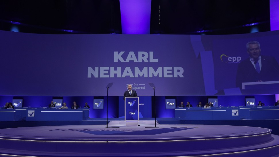 Iohannis l-a primit pe Karl Nehammer la Cotroceni Am convenit să continuăm procesul de aderare deplină a României la Schengen