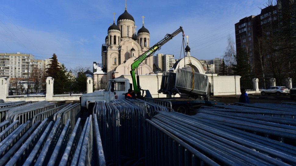Funerariile lui Navalnîi la Moscova. Cei prezenți scandează numele dizidentului și Rusia fără Putin. Ciocniri cu forțele de ordine | UPDATE