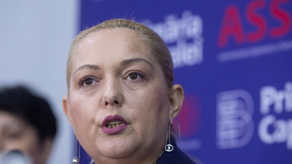 Acuzată de luare de mită Oana Sivache va fi înlocuită de la conducerea ASSMB. Declarația lui Nicușor Dan