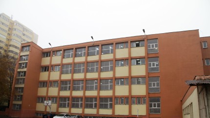 Anchetă de amploare în Capitală. Profesor de liceu de 62 de ani acuzat de relații intime cu o elevă minoră