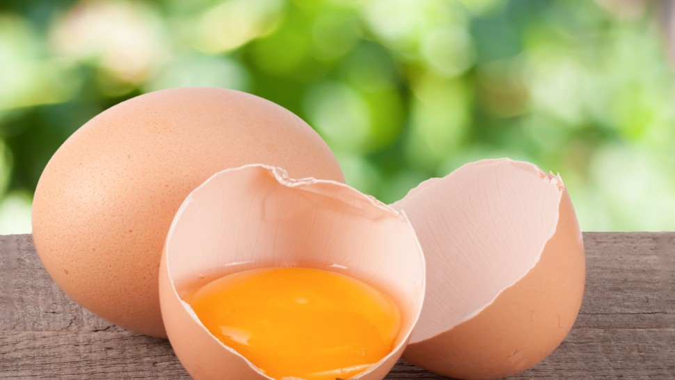 Măști cu gălbenuș de ou pentru față. Pentru fiecare tip de ten