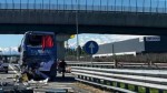 Accident între un autocar plin cu români și un TIR în Italia. Autostrada A4 Torino-Milano a fost complet blocată