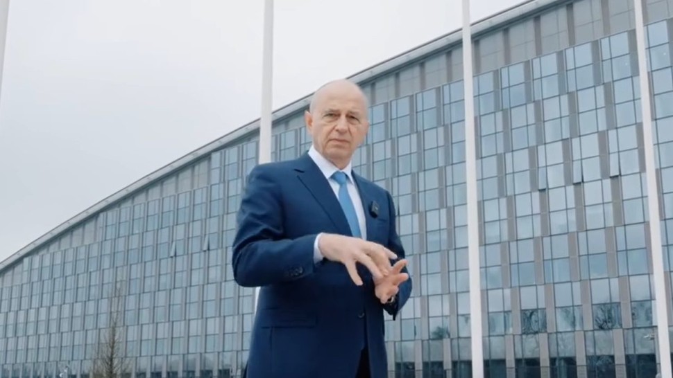 Mircea Geoană anunț înainte de Summitul NATO Vremurile sunt complicate avem nevoie de o armată puternică avem nevoie de securitate națională și colectivă