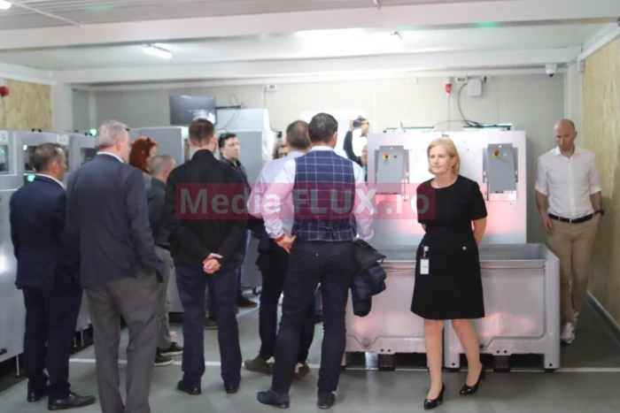 CEO-ul ReturRO, Gemma Webb alături de o delegație străină din țările SGR venită în România și Cristian Lazăr, CEO Green Ambalaje