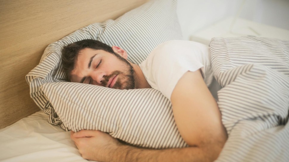 Risc crescut de deces pentru cei care dorm mai puțin de 7 ore pe noapte