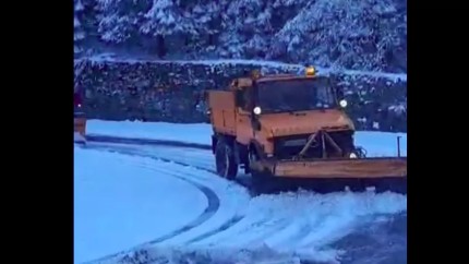 E zăpadă mare pe Transfăgărășan. Drumul dintre Bâlea Cascadă și Piscul Negru rămâne închis