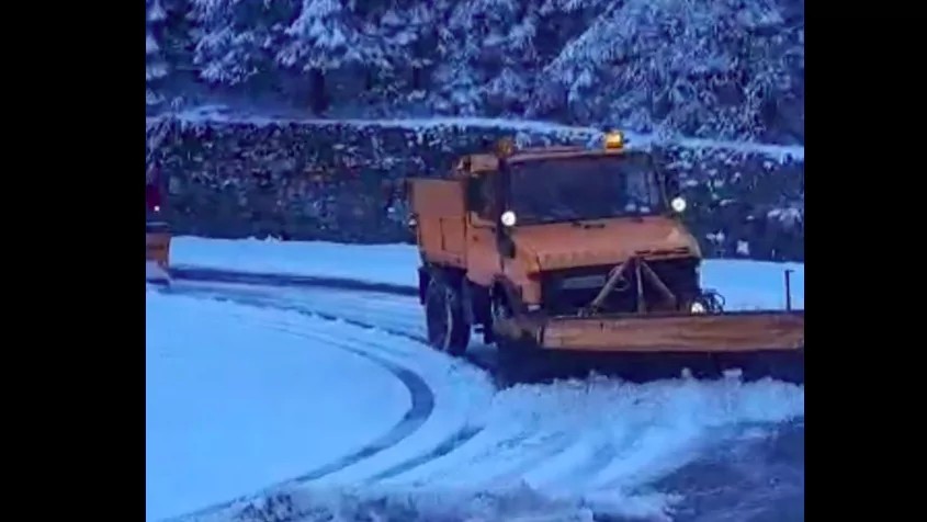 E zăpadă mare pe Transfăgărășan. Drumul dintre Bâlea Cascadă și Piscul Negru rămâne închis
