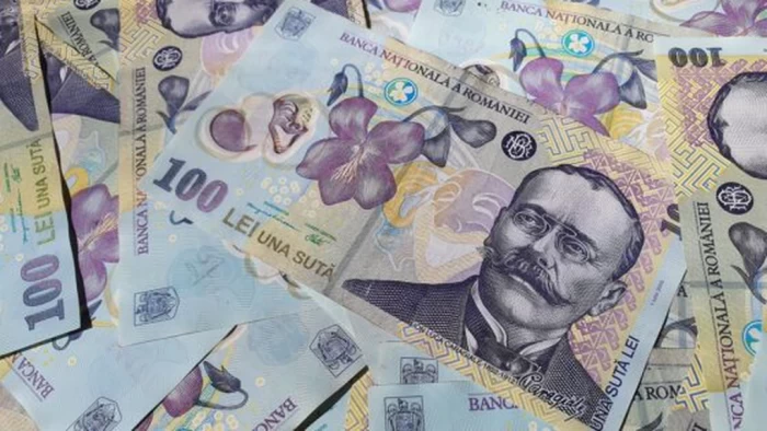 Datoria publică a României nu poate fi corectată doar prin reducerea cheltuielilor