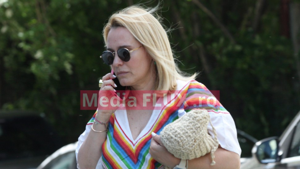 EXCLUSIV PAPARAZZI. Acea Andreea Esca scăpată de pupitrul știrilor. Ce face vedeta de televiziune între două jurnale | FOTO
