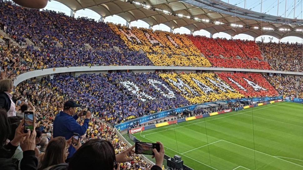 România - Legendele Lumii scor final 3 - 2. Meciul de retragere al Generației de Aur. Atmosferă incredibilă pe Arena Națională record de oameni prezenți pe stadion | UPDATE GALERIE FOTO