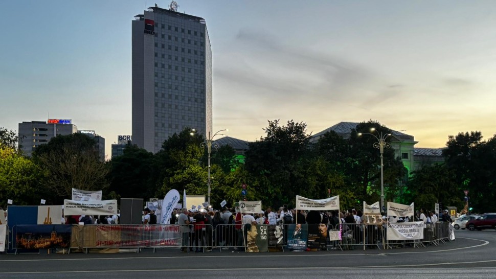 Protest în Noaptea muzeelor. Salariații au ajuns la fundul sacului | FOTO  VIDEO