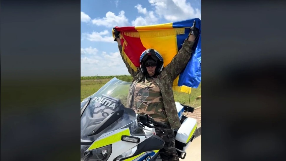 Anchetă mare în Ministerul de Interne. Șoșoacă s-a filmat pe o motocicletă de Poliție | VIDEO