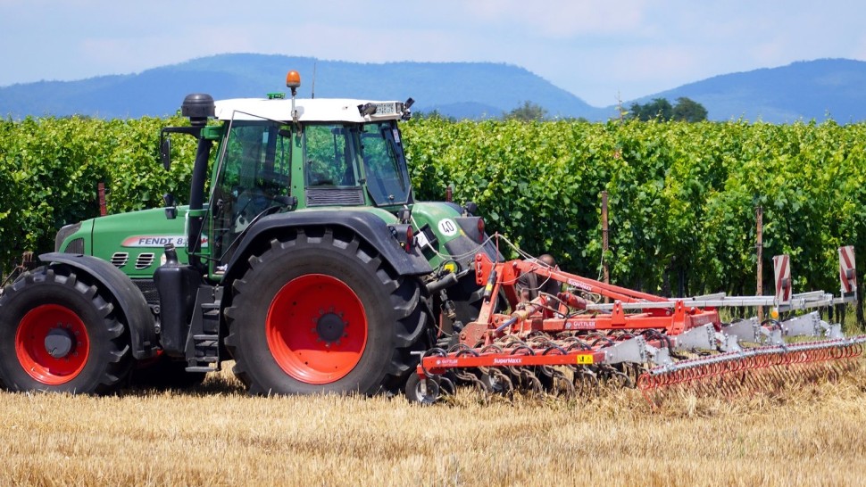 Ministrul Agriculturii a prezentat programul de relansare economică Scutiri de taxe pentru fermieri și deblocarea RABLA la tractoare