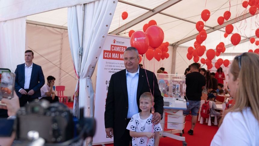 Liderul PNL Nicolae Ciucă la a patra ediție a Senatului Copiilor La mulţi ani dragi copii