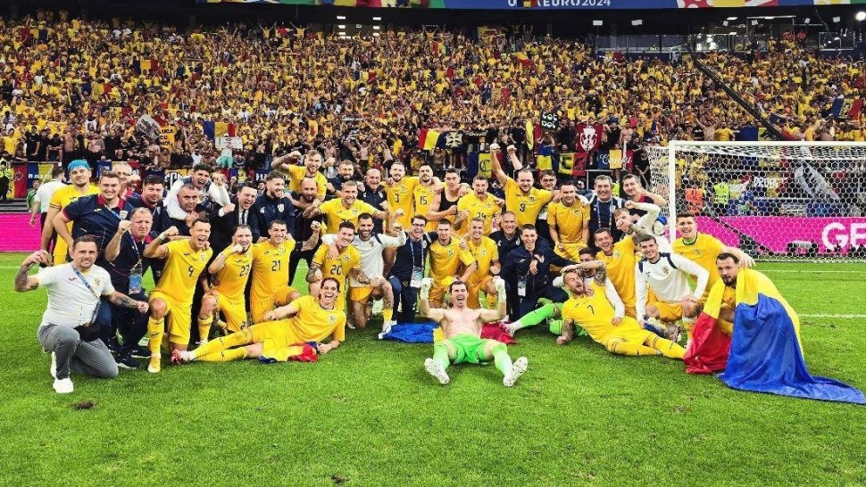 Avionul care trebuia să aducă echipa națională în țară s-a stricat. Când vor ajunge tricolorii în România