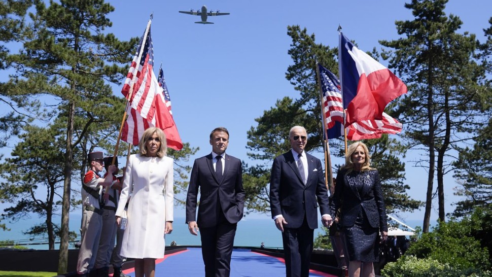 Joe Biden tot mai confuz. Ce a putut să facă în Franța la ceremonia de marcare a 80 de ani de la Debarcarea din Normandia | VIDEO