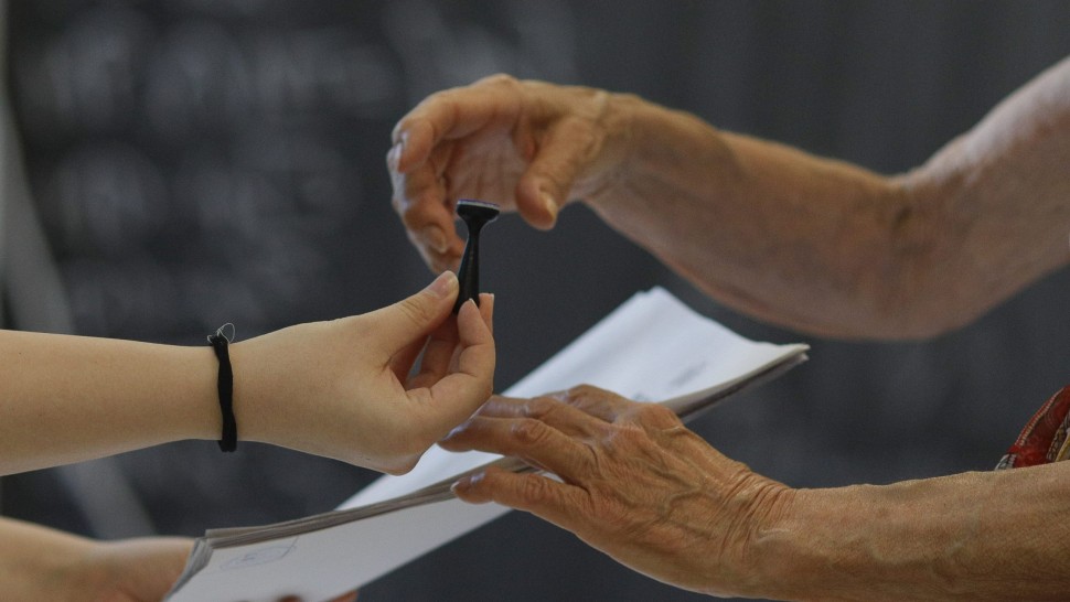 Incidente la secțiile de vot din România. Buletine de vot deja stampilate presupuse cumpărări de voturi și alte infracțiuni electorale UPDATE