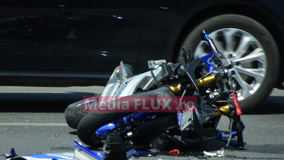 EXCLUSIV Accident auto grav în București între un BMW și o motocicletă. Incidentul a avut loc în zona de nord a Capitalei | FOTO și VIDEO