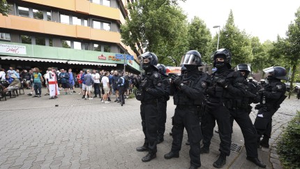 Incidente în Germania la Euro 2024. Un atacator împușcat de polițiști și bătăi între suporteri | VIDEO