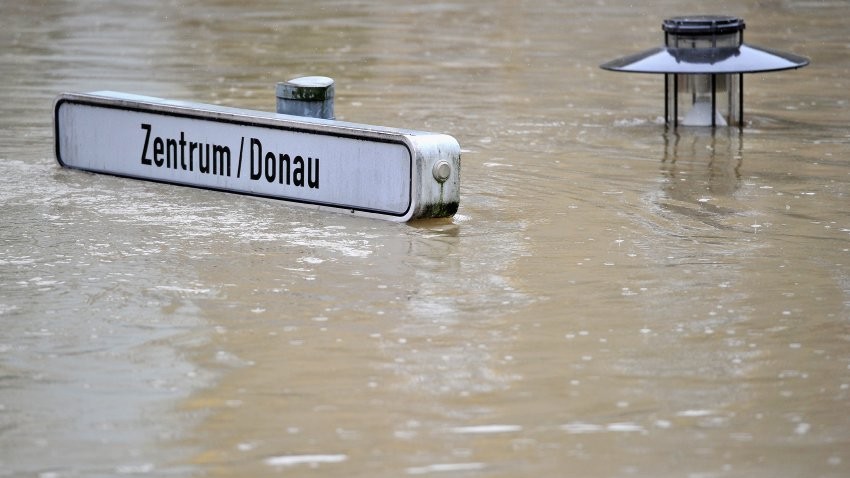 Inundaţiile catastrofale din Germania se extind pe Dunăre. Apa a ajuns la un nivel de 10 metri în Passau