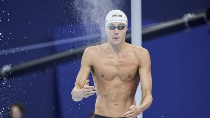 David Popovici în semifinalele probei de 100 m liber la CM de nataţie de la Singapore. Sportivul român a avut cel mai bun timp
