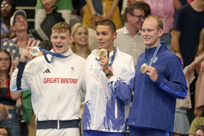 Festivitatea de premiere pentru proba de înot 200 m liber castigata de David Popovici, la Jocurile Olimpice din Paris 2024, 29 iulie 2024. Inquam Photos / Colette Rochefort