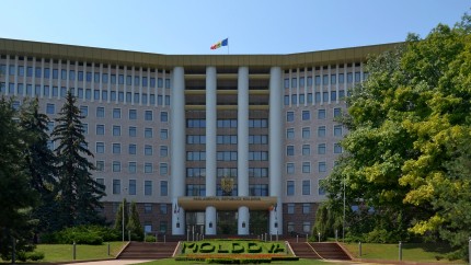 Percheziții în Parlamentul de la Chișinău. Haos în Republica Moldova
