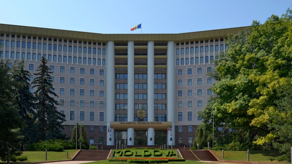 Percheziții în Parlamentul de la Chișinău. Haos în Republica Moldova