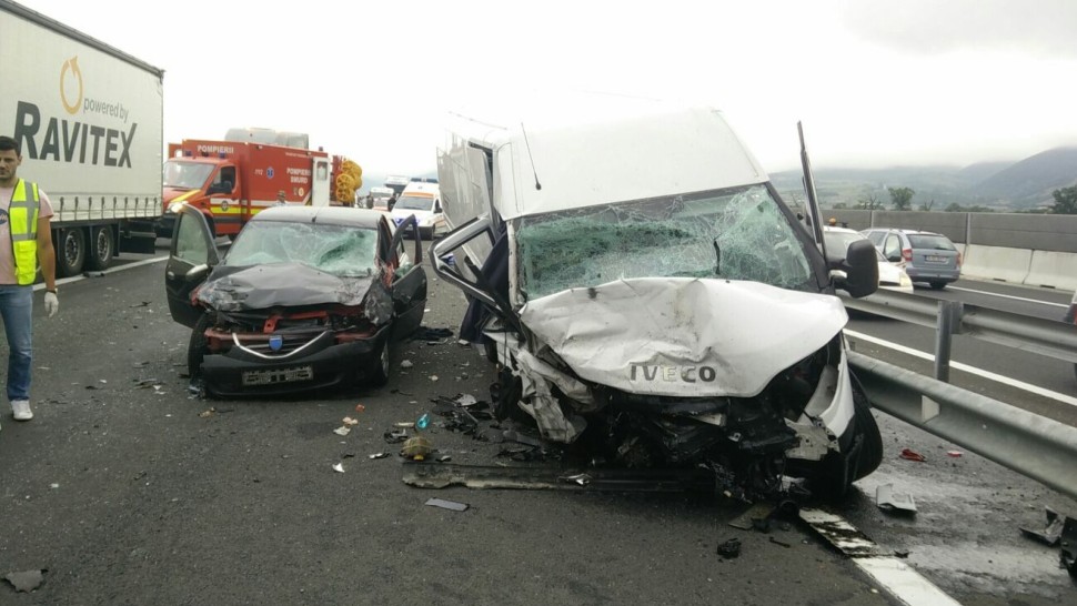 Grav accident rutier pe A1. Trei morți și patru răniți. Traficul a fost restricționat