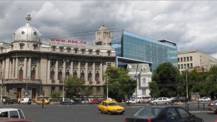 O studentă de la ASE și-a dat părinții în judecată și le cere bani pentru întreținerea la facultate