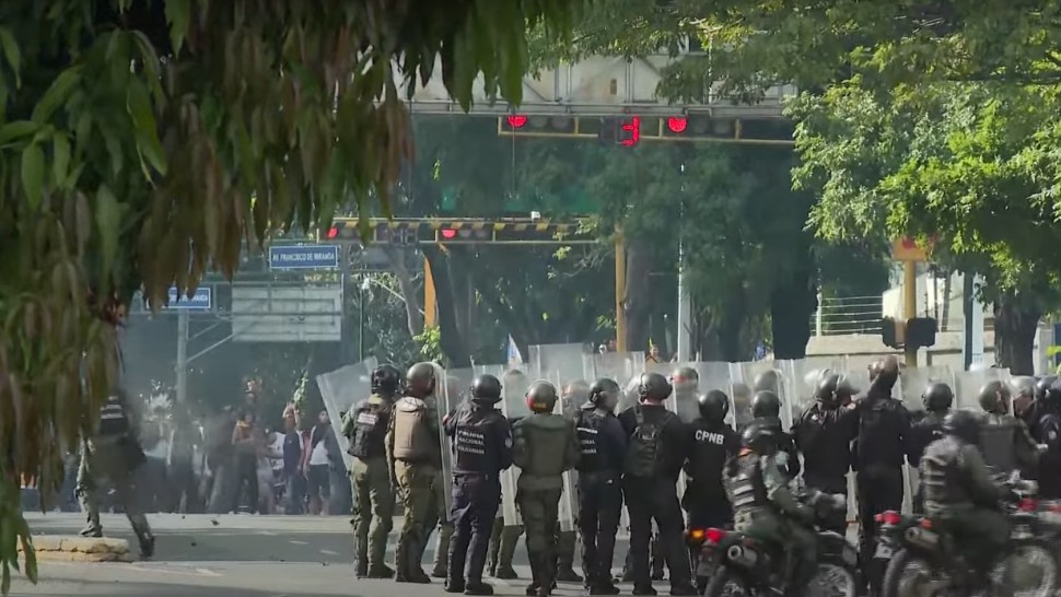 Reuters Protestele violente din Venezuela împotriva lui Maduro se extind. Opoziția spune că are dovezi că a câștigat alegerile VIDEO