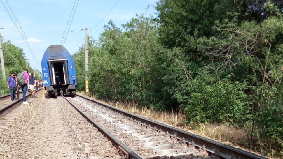 Probleme uriașe pentru CFR. Trenul internațional Viena-București Nord a deraiat
