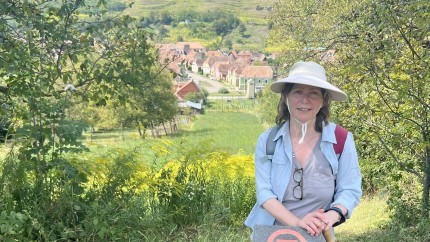 Ambasadoarea SUA Kathleen Kavalec și soțul ei la pas pe Via Transilvanica Este o adevărată comoară