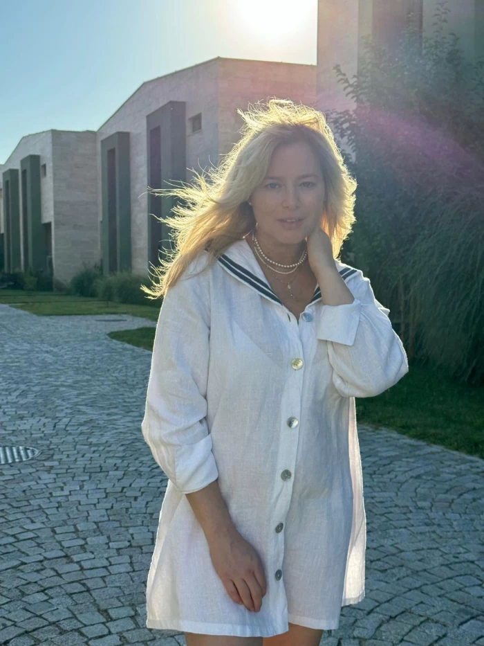 Laura Cosoi