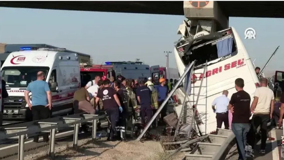 Accident de autobuz în Ankara. Cel puțin 10 oameni au murit