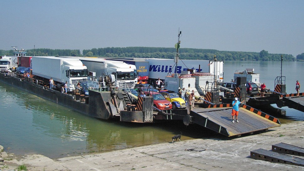 S-au reluat cursele cu feribotul Oryahovo  Bechet suspendat de scăderea nivelului Dunării. Care sunt condițiile