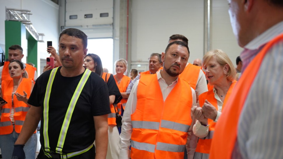 78 din recipientele puse pe piață în august întoarse în SGR Mircea Fechet ministrul Mediului România avea 13 colectare separată