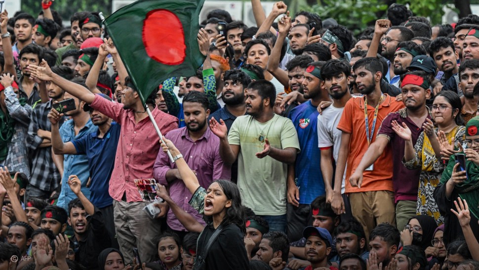 Genocid în Bangladesh. Peste 300 de persoane au murit în urma confruntărilor violente
