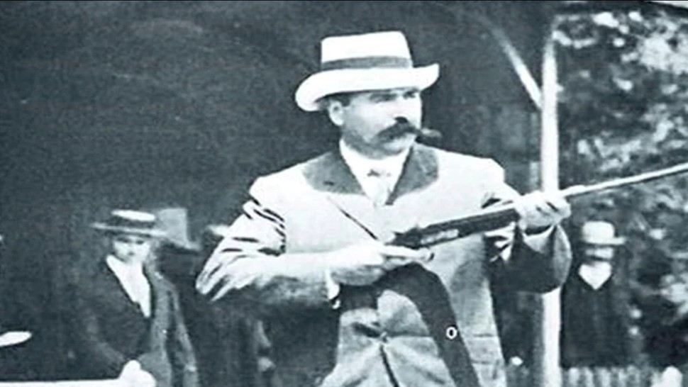 Primul român care a participat la Jocurile Olimpice din anul 1900 la Paris. Proba se numea trageri cu arma de vânătoare