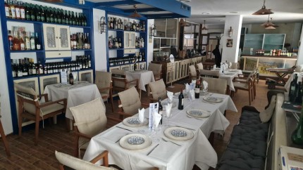 Produse expirate și mâncare ținută pe jos la un restaurant celebru. ANPC a închis locația