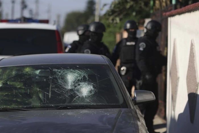 Politisti fac perchezitii domiciliare la resedintele mai multor persoane implicate in altercatiile violente de sambata, 21 septembrie in orasul Pantelimon, la adrese din Bucuresti si Ilfov, 24 septembrie 2024. sursa foto: Inquam Photos / Octav Ganea